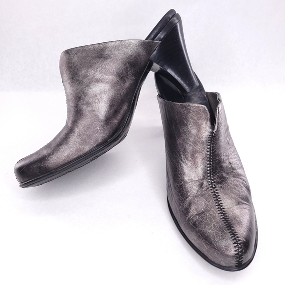 Born Metallic Pewter Leather Slide Heel | 10 - Picture 6 of 11